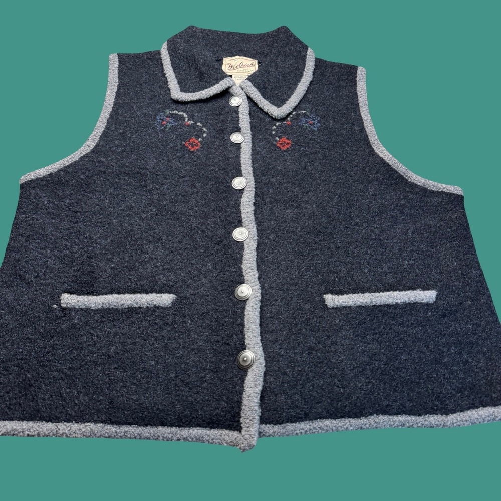 Woolrich Womens Knit Vest Large Black Button Front Embroidered Floral Collared
